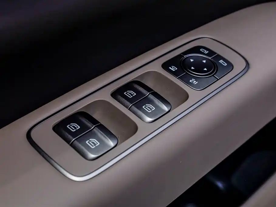 Li Auto i6 2025 — фото 25