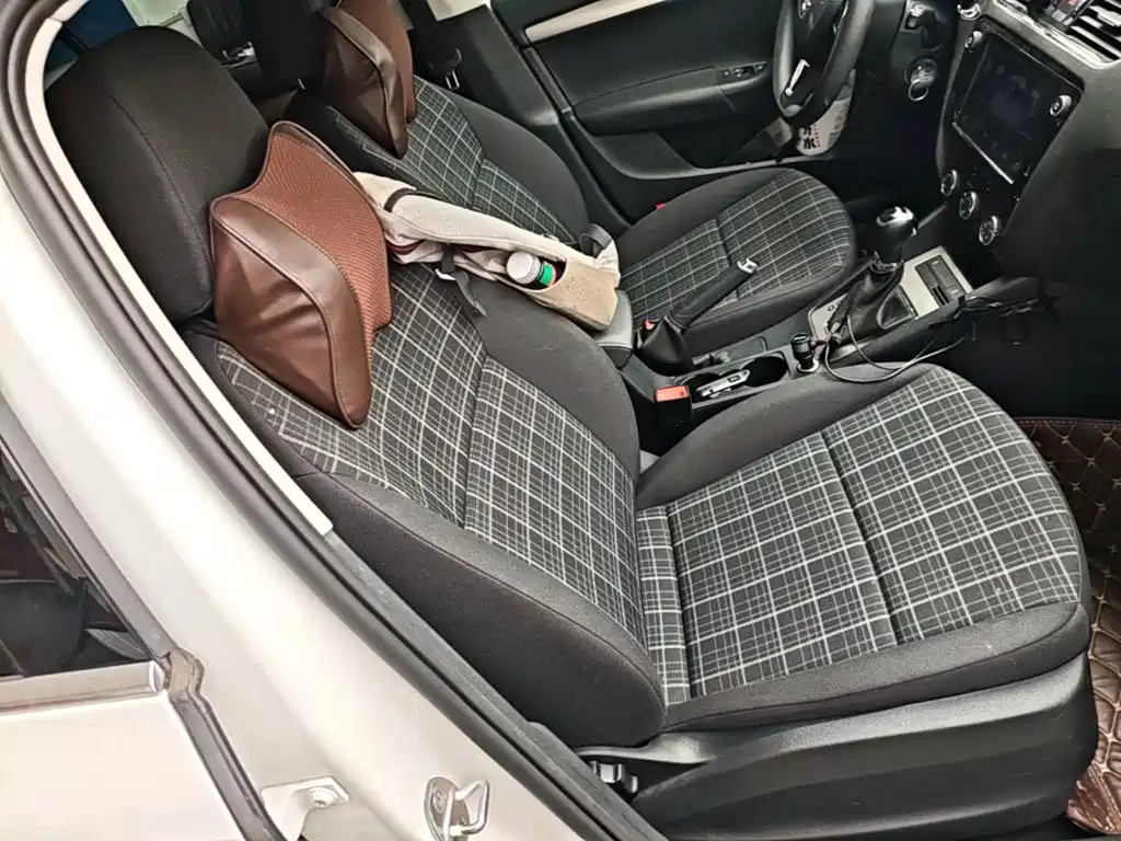 Skoda Octavia 2018 — фото 25