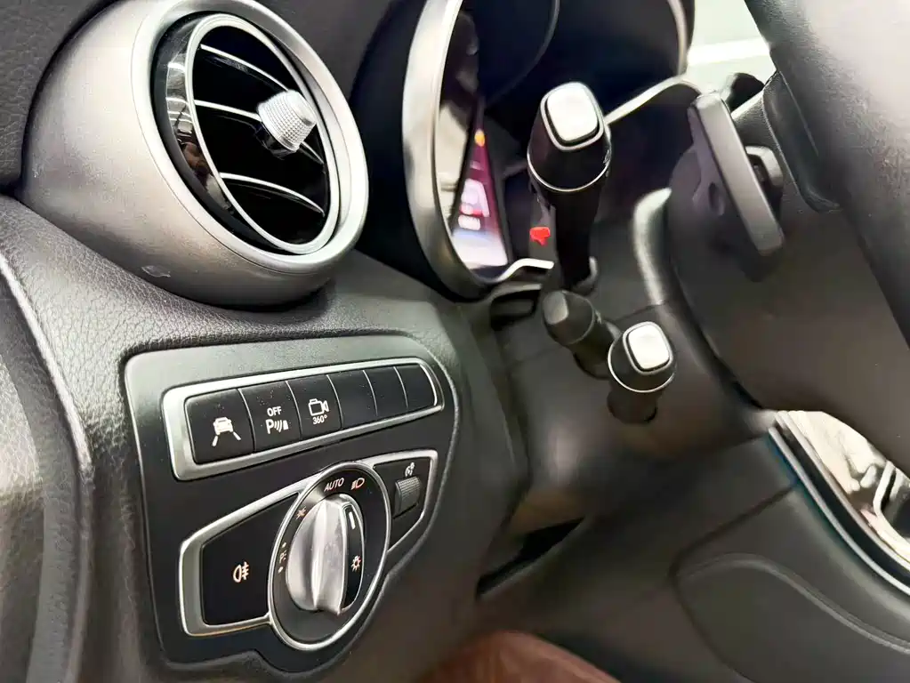 Mercedes-Benz GLC 2019 — фото 15