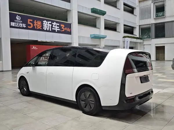 Li Auto MEGA 2025