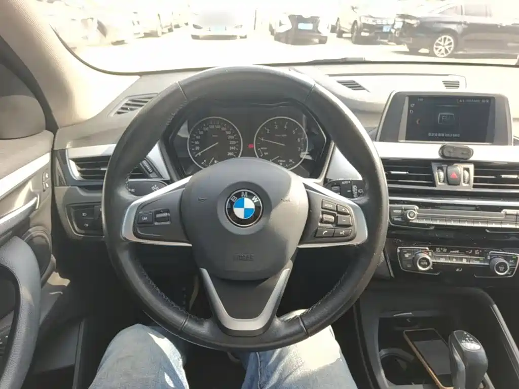 BMW X1 2018 — фото 11