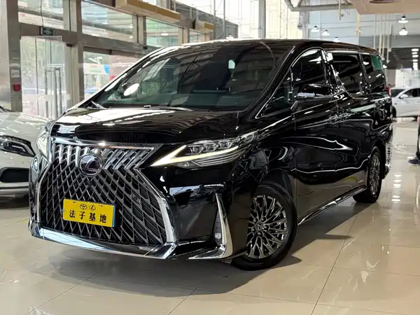 Lexus LM 2022