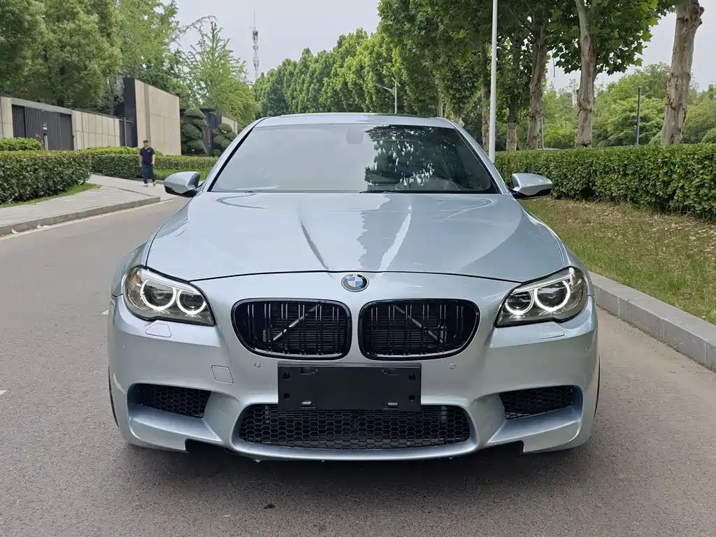 BMW M5 2015 — фото 2