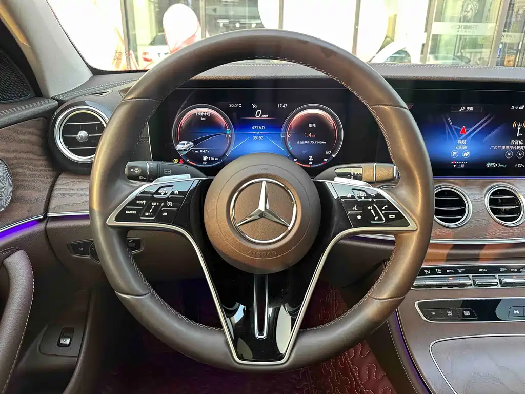 Mercedes-Benz E-Class 2022 — фото 16
