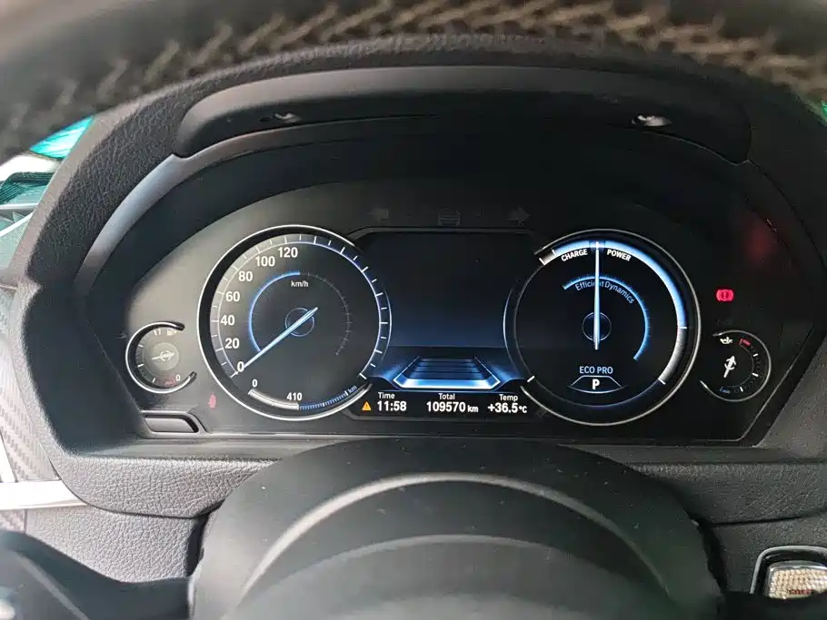 BMW 3 Series 2018 — фото 14