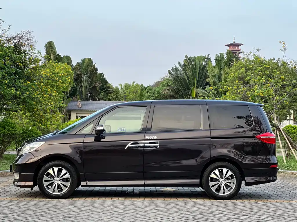 Honda Elysion 2015 — фото 15