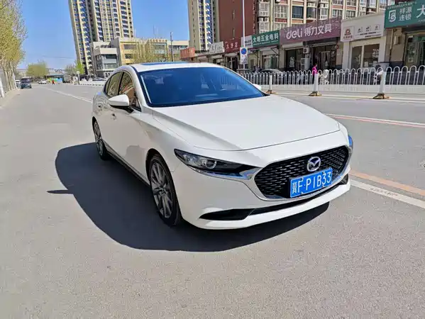 Mazda 3 Axela 2022