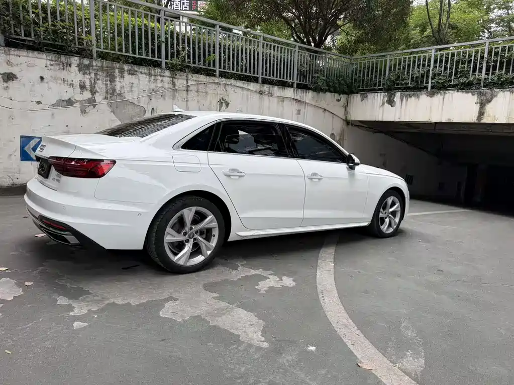 Audi A4L 2021 — фото 15