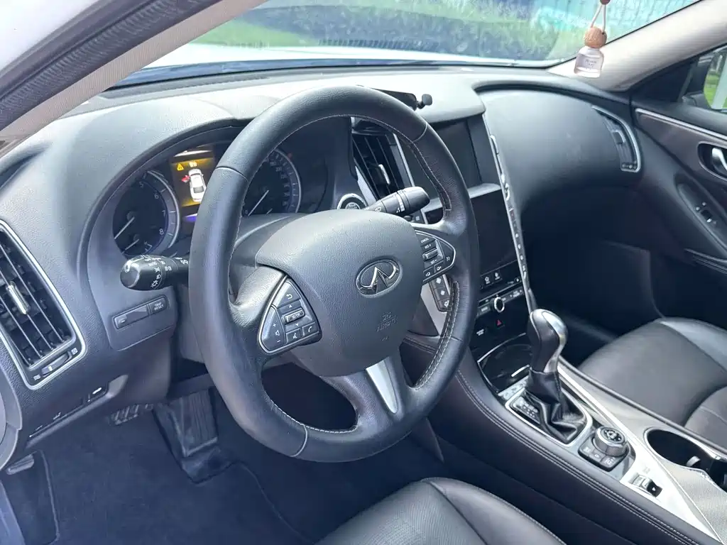 Infiniti Q50L 2015 — фото 11