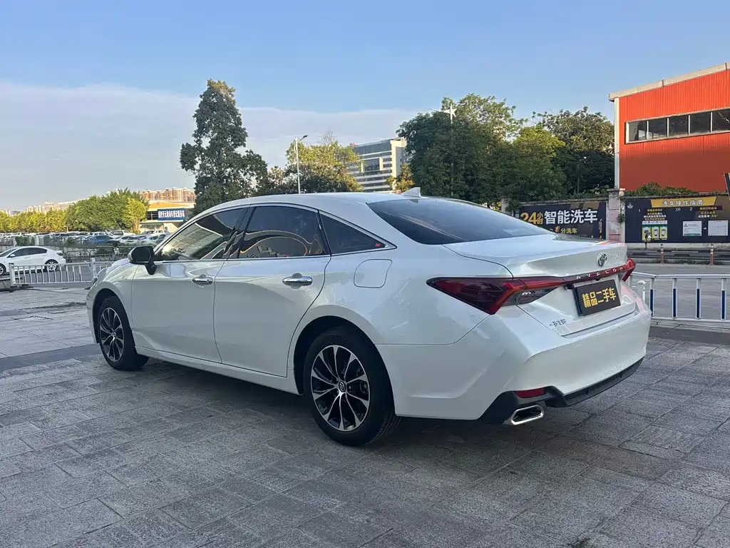Toyota Avalon 2023 — фото 15