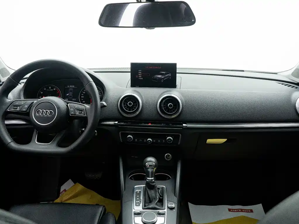 Audi A3 2018 — фото 18