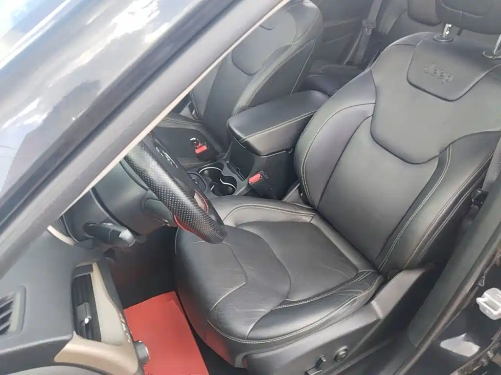 Jeep Cherokee 2018 — фото 15