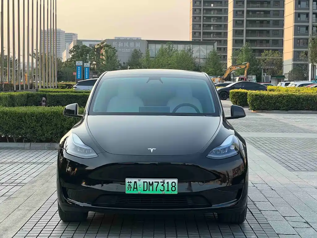 Tesla Model Y 2023 — фото 2
