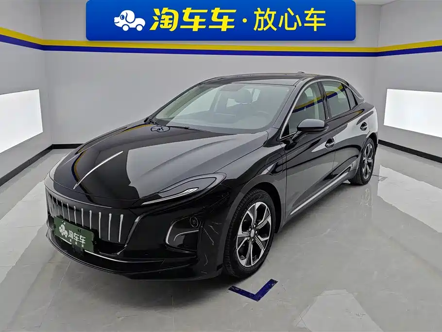 Hongqi E-QM5 2024