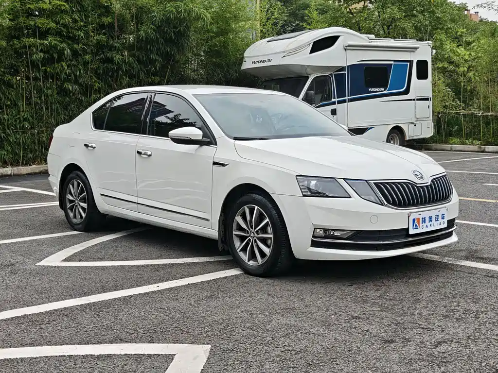 Skoda Octavia 2018 — фото 4