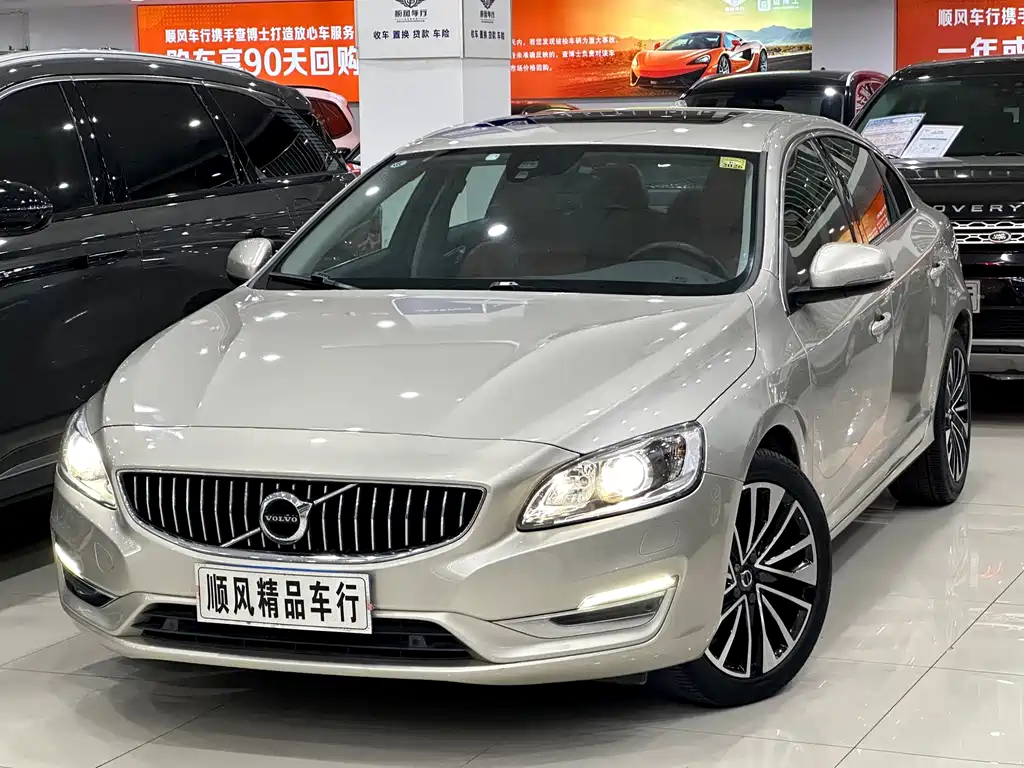 Volvo S60 2018 — фото 1