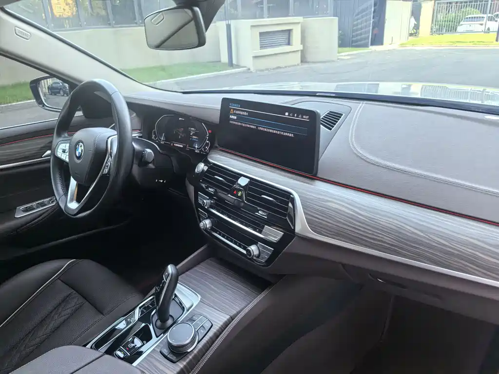 BMW 5 Series New Energy 2023 — фото 14