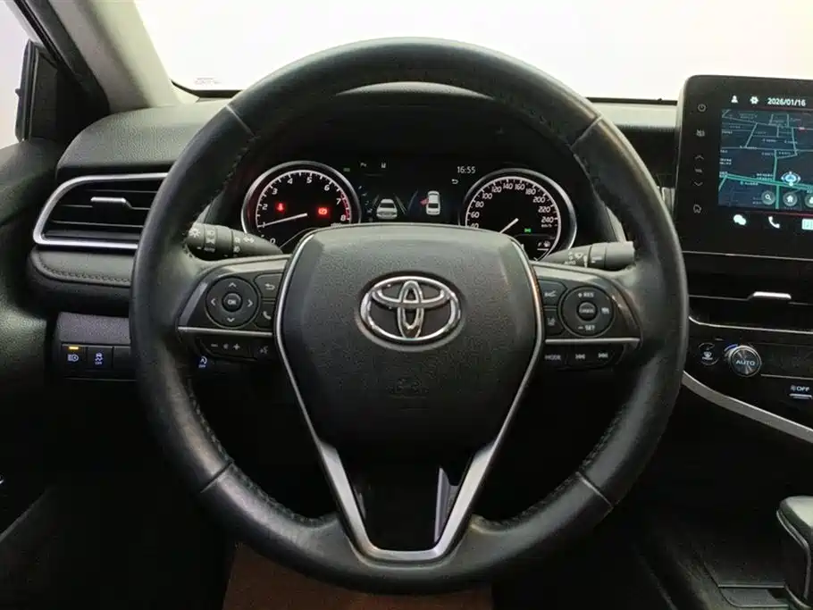 Toyota Camry 2023 — фото 15