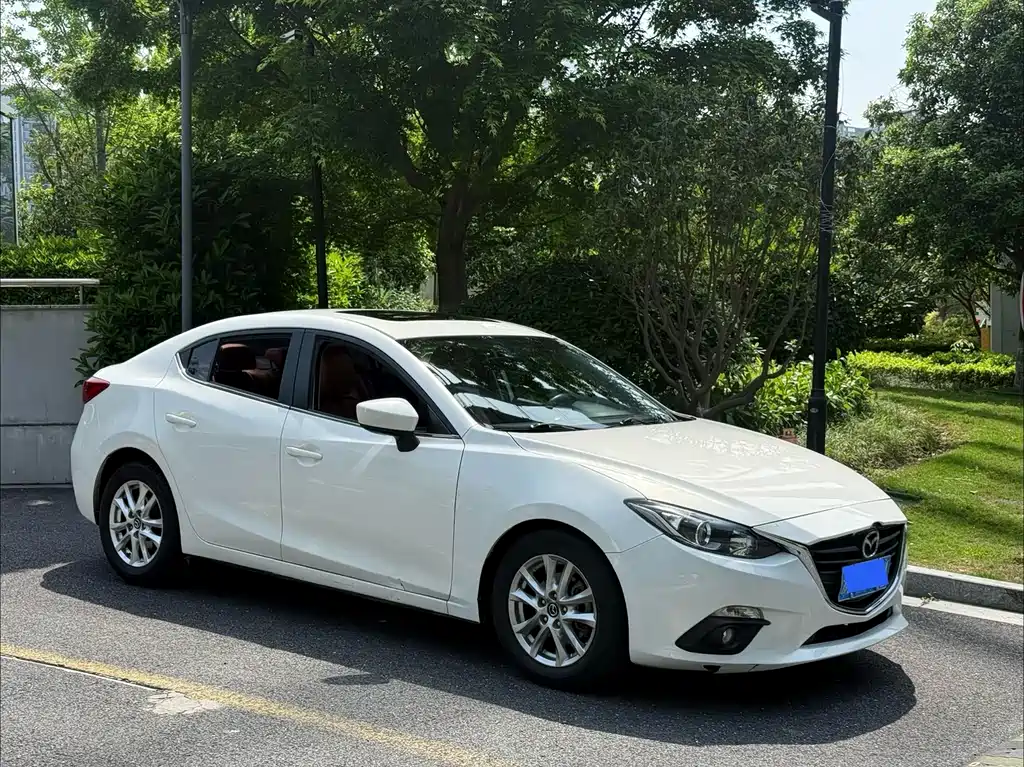 Mazda 3 Axela 2014 — фото 3