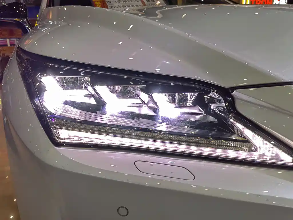 Lexus RX 2016 — фото 15