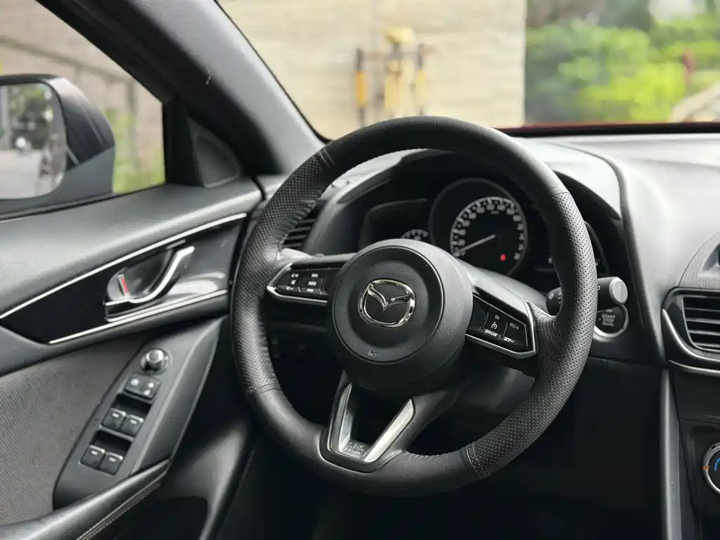 Mazda CX-4 2021 — фото 16