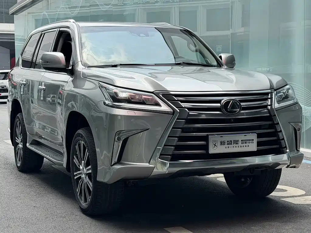 Lexus LX 2020 — фото 1