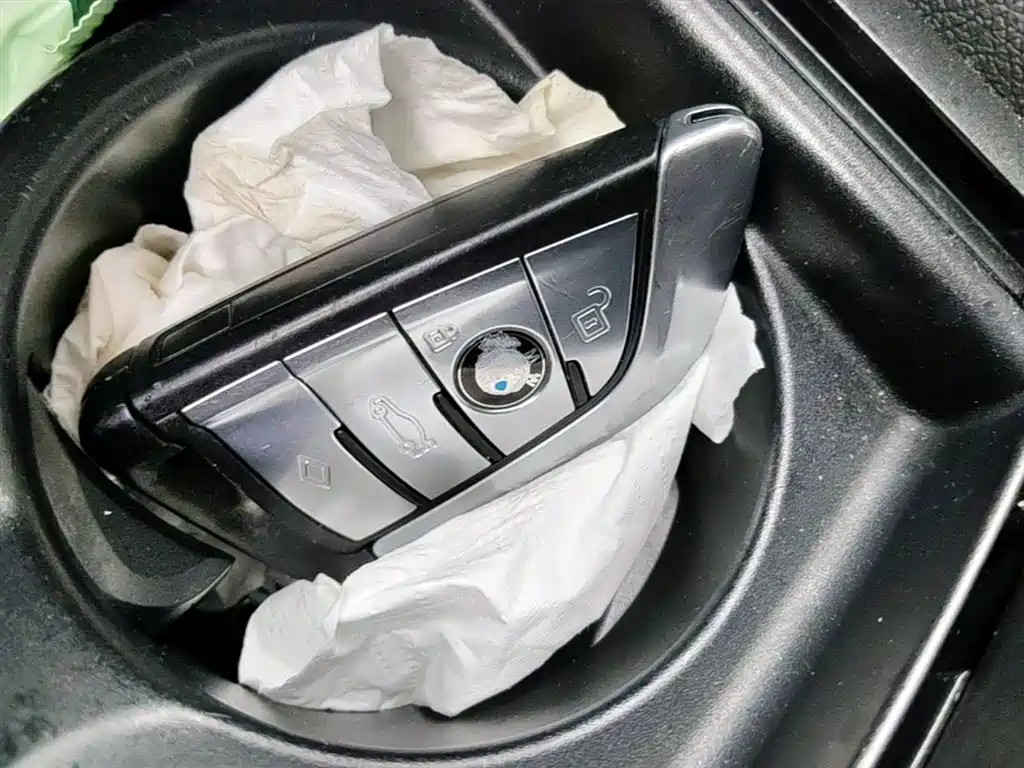 BMW 5 Series 2018 — фото 15