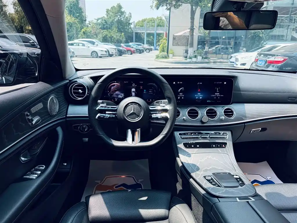 Mercedes-Benz E-Class 2022 — фото 12