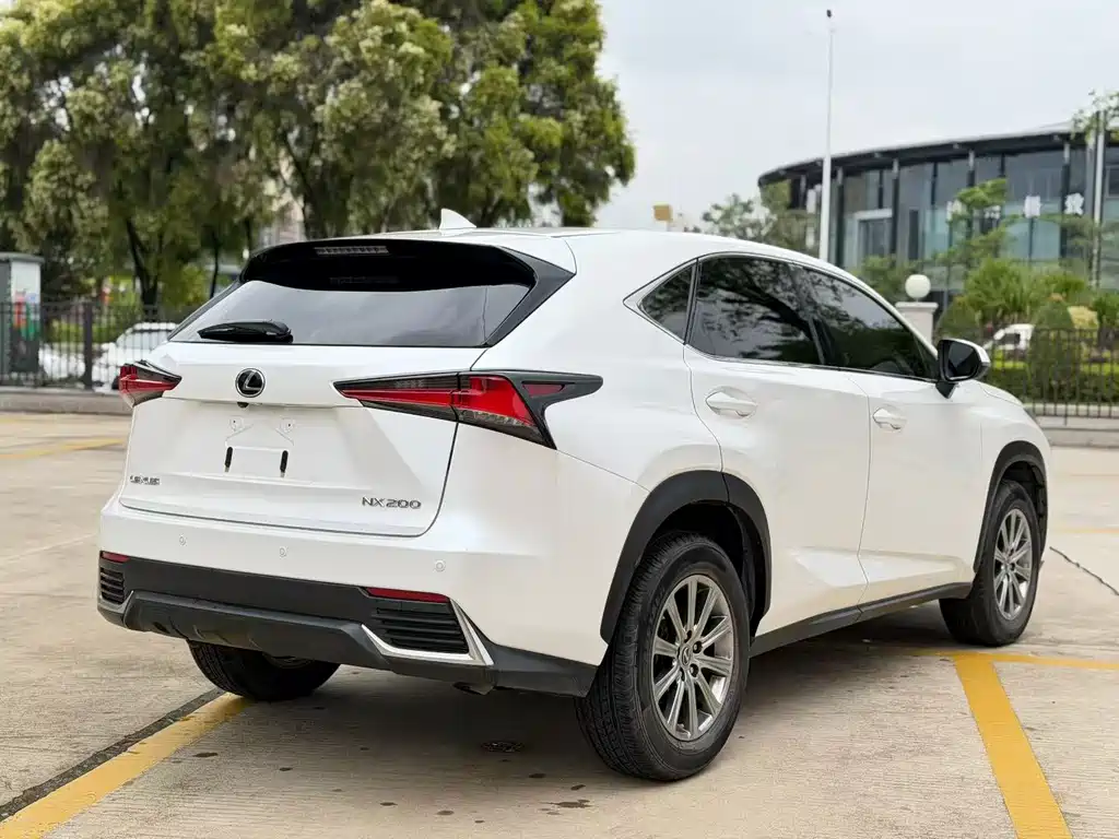 Lexus NX 2021 — фото 9