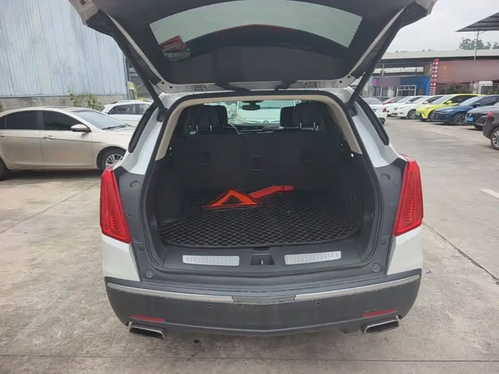 Cadillac XT5 2016 — фото 19