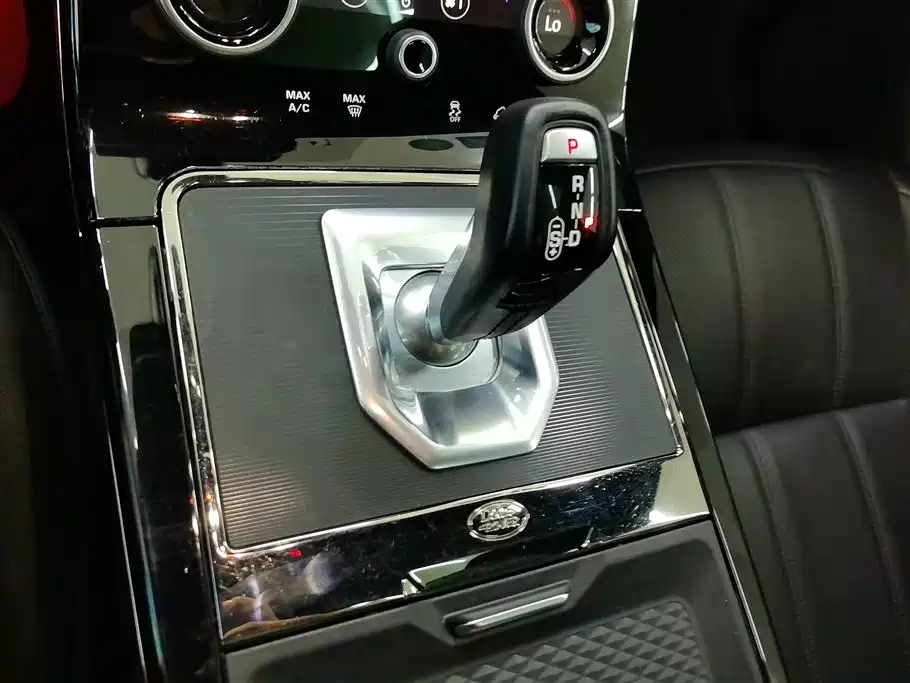 Land Rover Evoque 2020 — фото 16