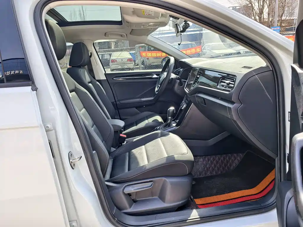 Volkswagen T-Roc 2022 — фото 21