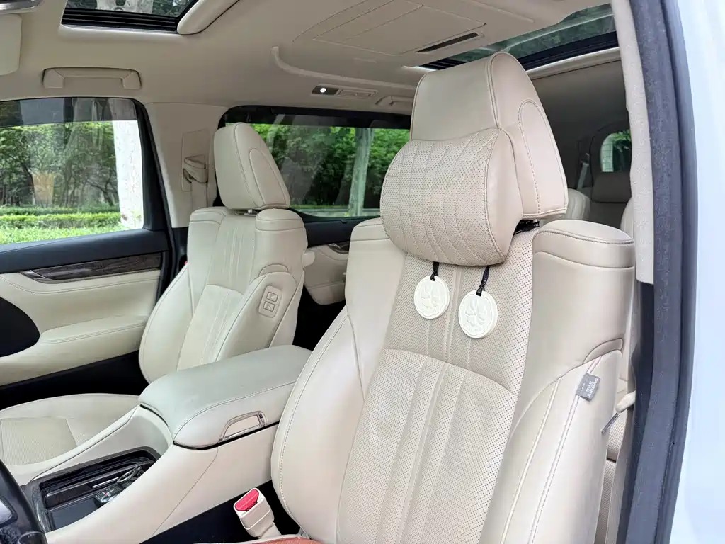 Toyota Alphard 2020 — фото 12