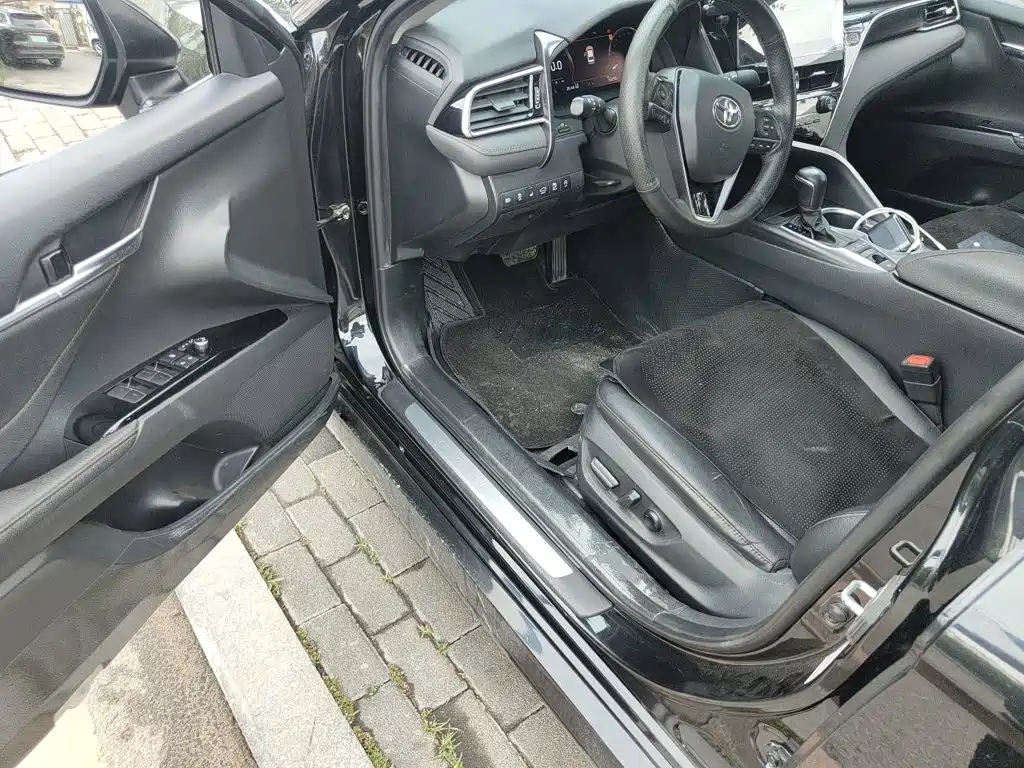 Toyota Camry 2022 — фото 13