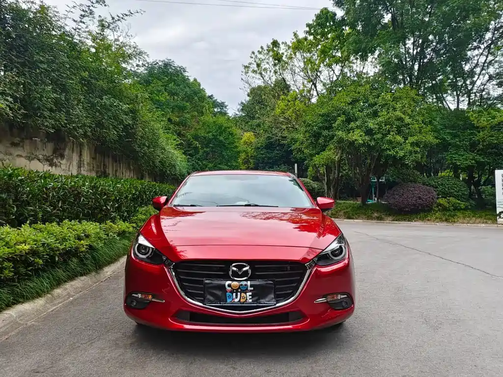 Mazda 3 Axela 2018 — фото 2