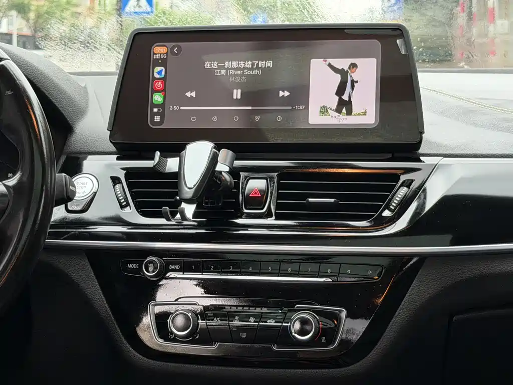 BMW 1 Series 2023 — фото 14