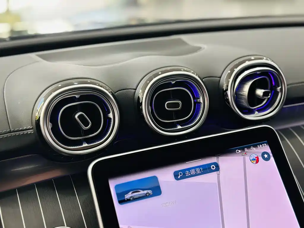 Mercedes-Benz C-Class 2023 — фото 15