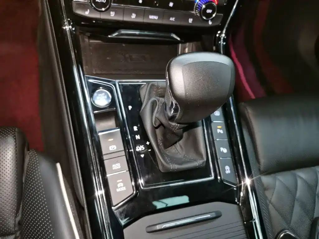 Volkswagen Phideon 2019 — фото 14