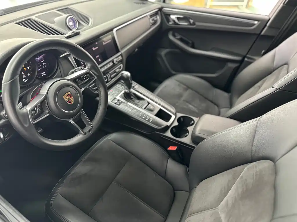 Porsche Macan 2019 — фото 20