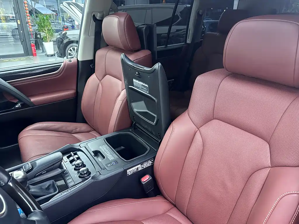 Lexus LX 2020 — фото 15