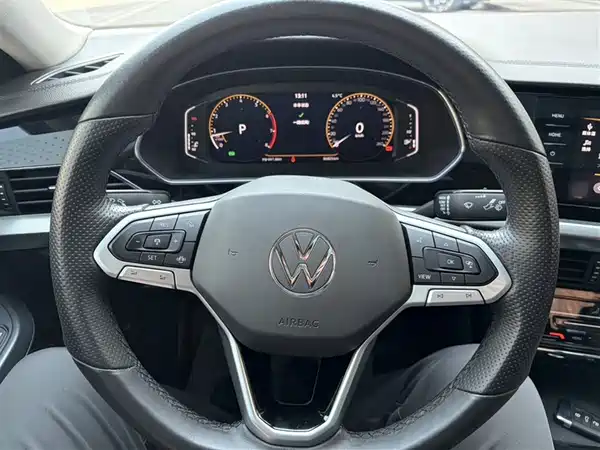 Volkswagen Passat 2022