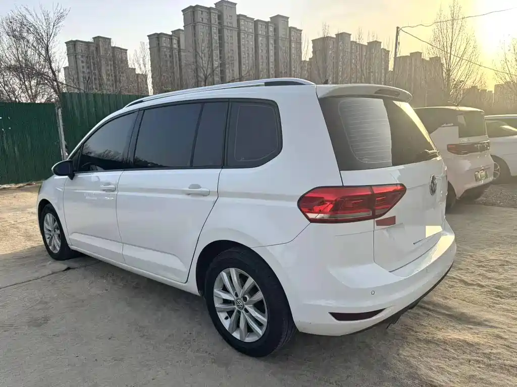 Volkswagen Touran 2021