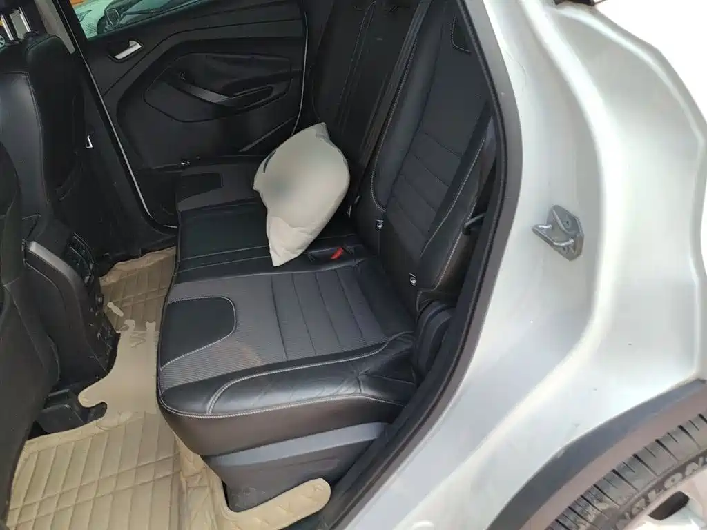 Ford Kuga 2015 — фото 13