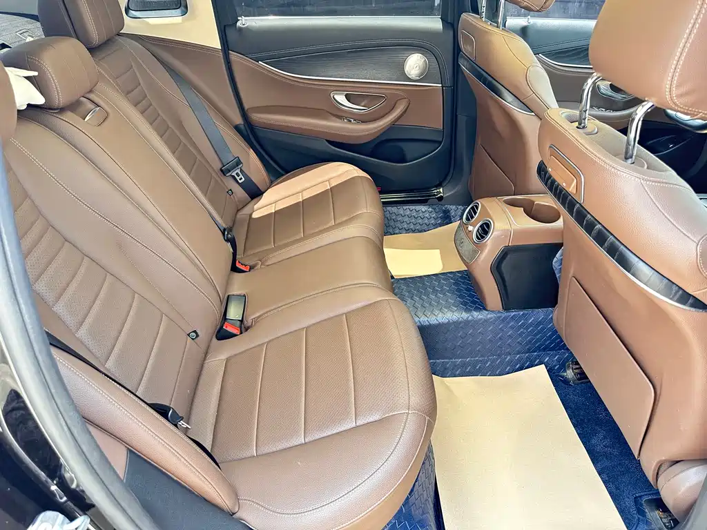 Mercedes-Benz E-Class 2020 — фото 18