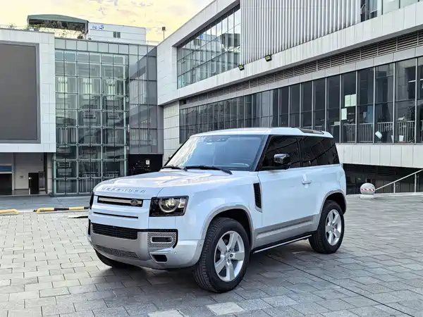 Land Rover Defender 2022