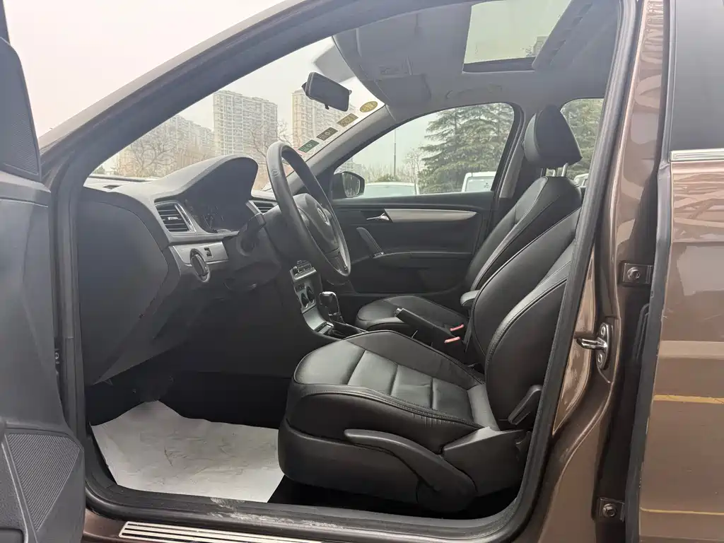 Volkswagen Gran Lavida 2014