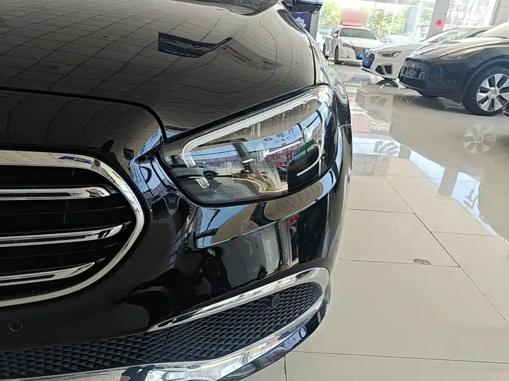 Mercedes-Benz E-Class 2023 — фото 24