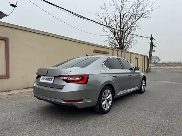 Skoda Superb 2016