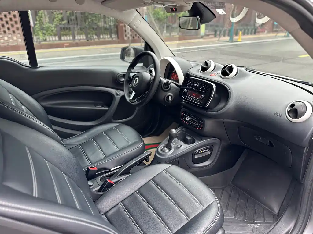 smart fortwo 2019 — фото 13