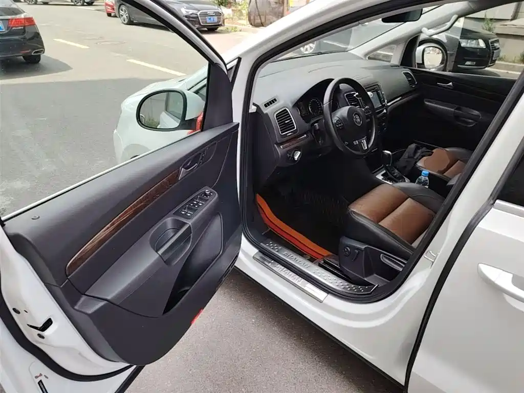 Volkswagen Sharan 2016 — фото 16